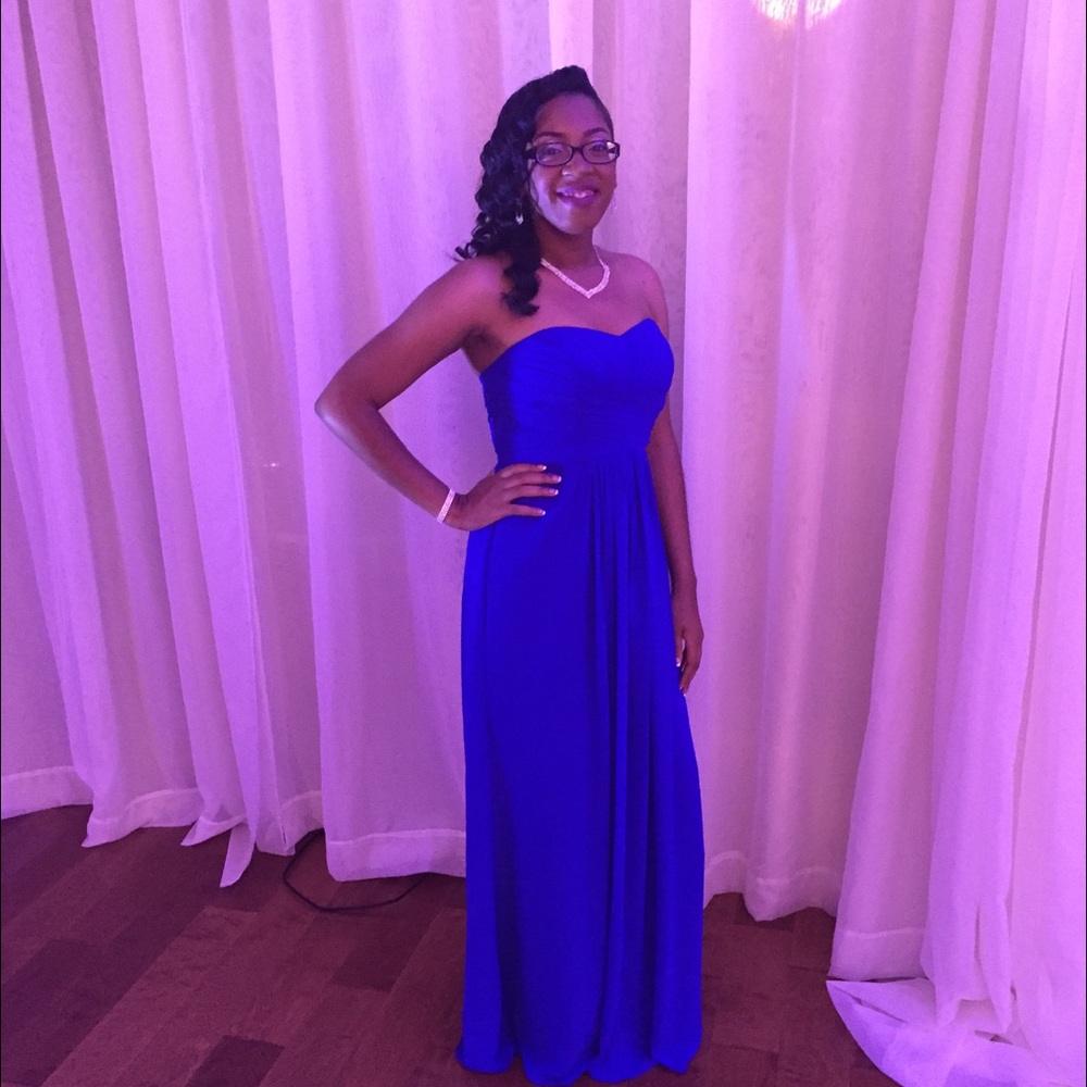 👗David's Bridal Strapless Bridesmaid Dress